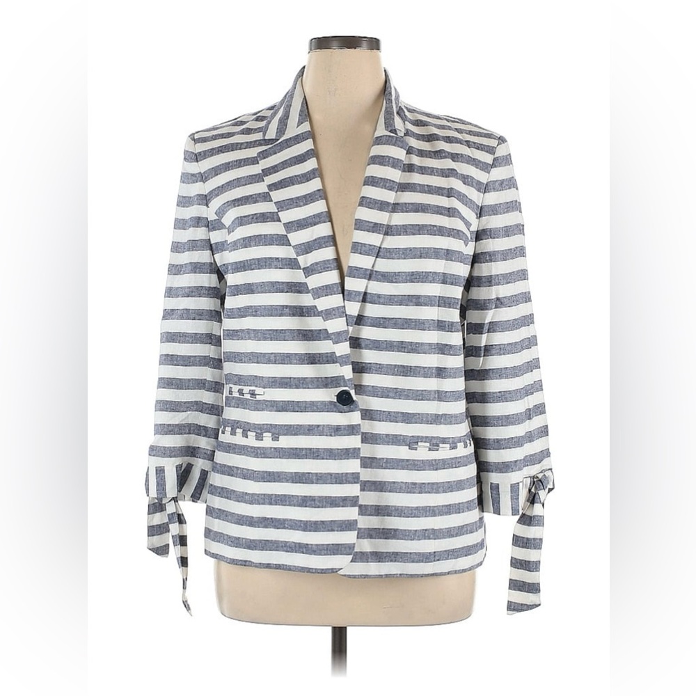 🔜 
Stripped Casual One Button Blazer Size XL